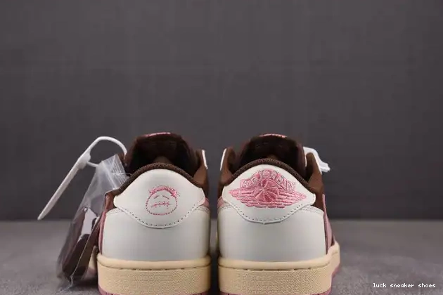 Reps LUCY Low 1 AJ Scott DZ4137-206 SP Travis x OG 0427
